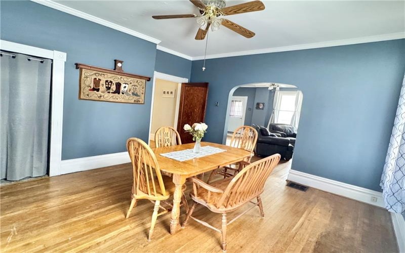 510 Market St, Scottdale, 15683, 4 Bedroom Bedrooms, 7 Room Rooms,2.1 BathroomBathrooms,Residential,For Sale,Market St,1779523