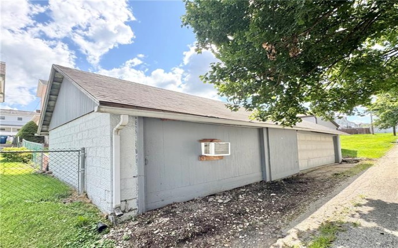 510 Market St, Scottdale, 15683, 4 Bedroom Bedrooms, 7 Room Rooms,2.1 BathroomBathrooms,Residential,For Sale,Market St,1779523