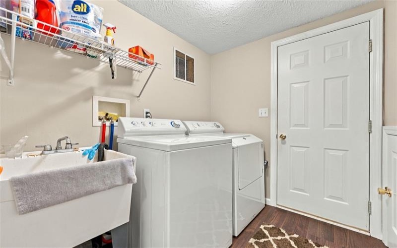 379 Country View Drive, Lower Burrell, 15068, 3 Bedroom Bedrooms, 10 Room Rooms,2 BathroomBathrooms,Residential,For Sale,Country View Drive,1779441