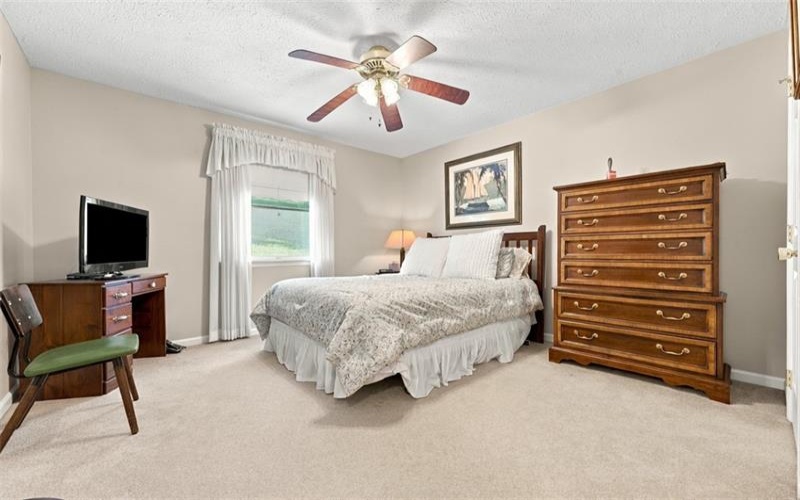 379 Country View Drive, Lower Burrell, 15068, 3 Bedroom Bedrooms, 10 Room Rooms,2 BathroomBathrooms,Residential,For Sale,Country View Drive,1779441