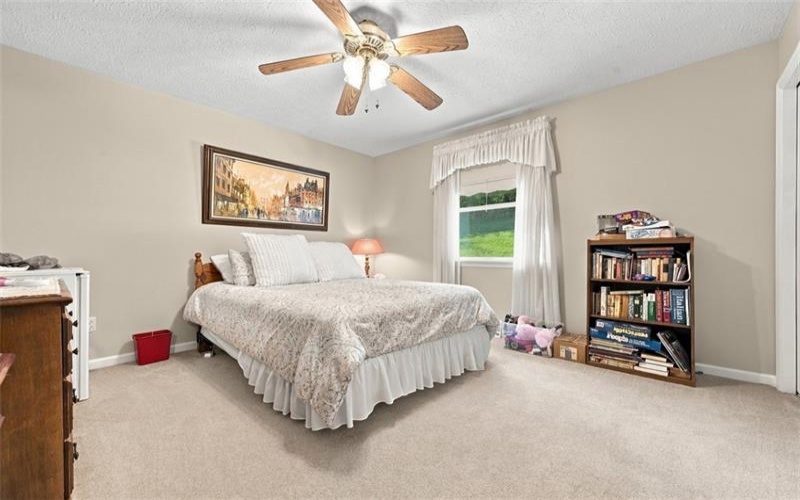 379 Country View Drive, Lower Burrell, 15068, 3 Bedroom Bedrooms, 10 Room Rooms,2 BathroomBathrooms,Residential,For Sale,Country View Drive,1779441