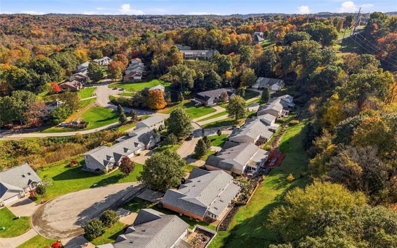 379 Country View Drive, Lower Burrell, 15068, 3 Bedroom Bedrooms, 10 Room Rooms,2 BathroomBathrooms,Residential,For Sale,Country View Drive,1779441