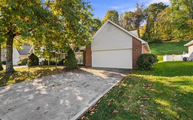 379 Country View Drive, Lower Burrell, 15068, 3 Bedroom Bedrooms, 10 Room Rooms,2 BathroomBathrooms,Residential,For Sale,Country View Drive,1779441