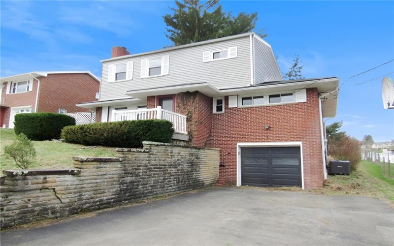 412 Belrose Dr, Rostraver Township, 15012, 4 Bedroom Bedrooms, 8 Room Rooms,2 BathroomBathrooms,Residential,For Sale,Belrose Dr,1779487