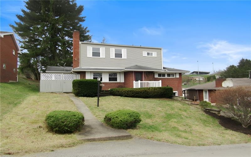 412 Belrose Dr, Rostraver Township, 15012, 4 Bedroom Bedrooms, 8 Room Rooms,2 BathroomBathrooms,Residential,For Sale,Belrose Dr,1779487
