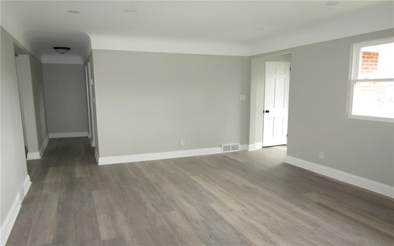 412 Belrose Dr, Rostraver Township, 15012, 4 Bedroom Bedrooms, 8 Room Rooms,2 BathroomBathrooms,Residential,For Sale,Belrose Dr,1779487