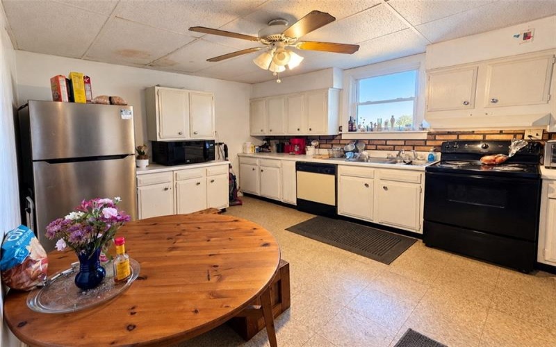 206 Holmes St, Vandergrift, 15690, ,Multi-unit,For Sale,Holmes St,1779496