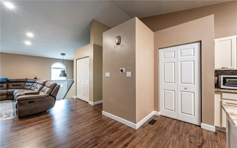 118 Stratford Ct, New Stanton, 15672, 4 Bedroom Bedrooms, 9 Room Rooms,3 BathroomBathrooms,Residential,For Sale,Stratford Ct,1779511