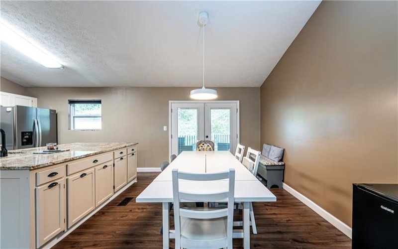 118 Stratford Ct, New Stanton, 15672, 4 Bedroom Bedrooms, 9 Room Rooms,3 BathroomBathrooms,Residential,For Sale,Stratford Ct,1779511