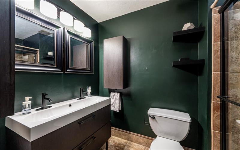 118 Stratford Ct, New Stanton, 15672, 4 Bedroom Bedrooms, 9 Room Rooms,3 BathroomBathrooms,Residential,For Sale,Stratford Ct,1779511
