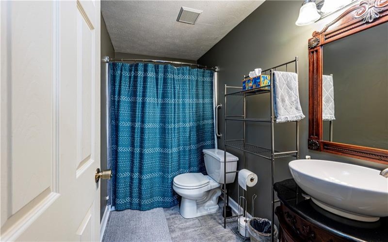 118 Stratford Ct, New Stanton, 15672, 4 Bedroom Bedrooms, 9 Room Rooms,3 BathroomBathrooms,Residential,For Sale,Stratford Ct,1779511