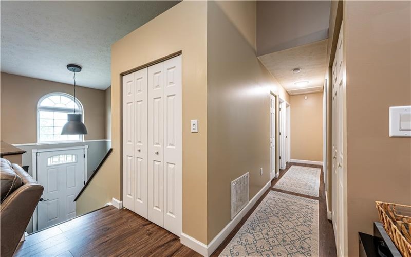 118 Stratford Ct, New Stanton, 15672, 4 Bedroom Bedrooms, 9 Room Rooms,3 BathroomBathrooms,Residential,For Sale,Stratford Ct,1779511