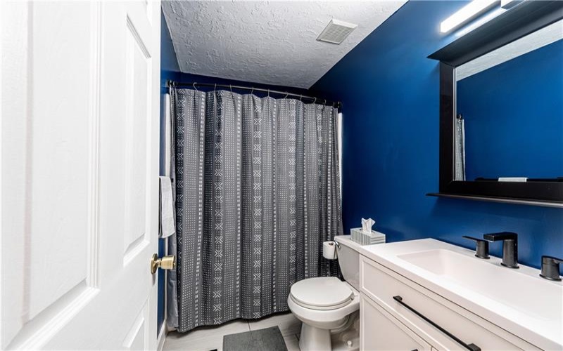 118 Stratford Ct, New Stanton, 15672, 4 Bedroom Bedrooms, 9 Room Rooms,3 BathroomBathrooms,Residential,For Sale,Stratford Ct,1779511