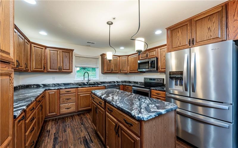 563 Sunview Cir, Latrobe, 15650, 3 Bedroom Bedrooms, 7 Room Rooms,2 BathroomBathrooms,Residential,For Sale,Sunview Cir,1779532