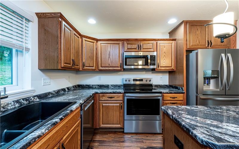 563 Sunview Cir, Latrobe, 15650, 3 Bedroom Bedrooms, 7 Room Rooms,2 BathroomBathrooms,Residential,For Sale,Sunview Cir,1779532