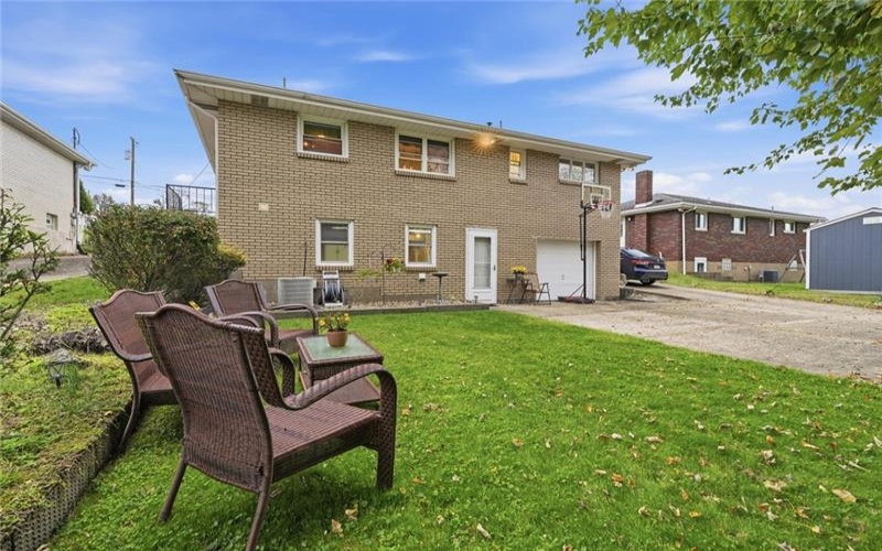 31 Jackson Dr, Monessen, 15062, 3 Bedroom Bedrooms, 10 Room Rooms,2 BathroomBathrooms,Residential,For Sale,Jackson Dr,1779583