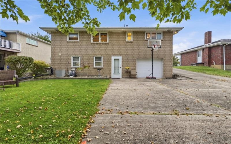 31 Jackson Dr, Monessen, 15062, 3 Bedroom Bedrooms, 10 Room Rooms,2 BathroomBathrooms,Residential,For Sale,Jackson Dr,1779583