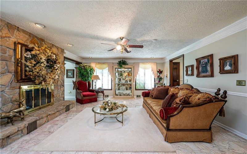 122 Farmington Pl, Greensburg, 15601, 4 Bedroom Bedrooms, ,4 BathroomBathrooms,Residential,For Sale,Farmington Pl,1779616