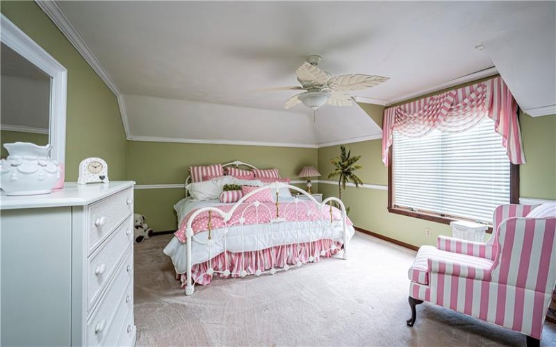 122 Farmington Pl, Greensburg, 15601, 4 Bedroom Bedrooms, ,4 BathroomBathrooms,Residential,For Sale,Farmington Pl,1779616