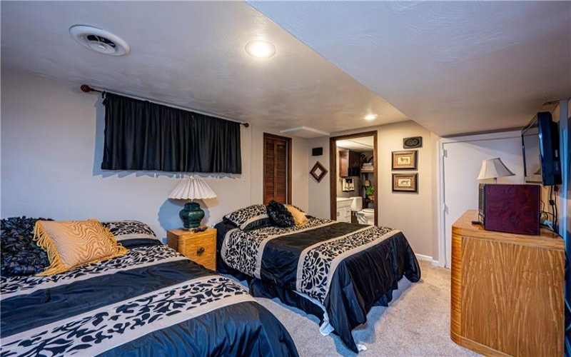 122 Farmington Pl, Greensburg, 15601, 4 Bedroom Bedrooms, ,4 BathroomBathrooms,Residential,For Sale,Farmington Pl,1779616