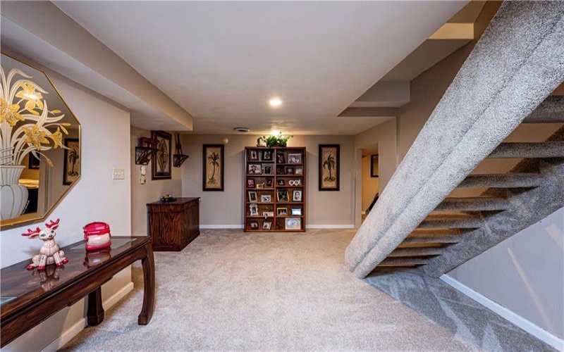 122 Farmington Pl, Greensburg, 15601, 4 Bedroom Bedrooms, ,4 BathroomBathrooms,Residential,For Sale,Farmington Pl,1779616