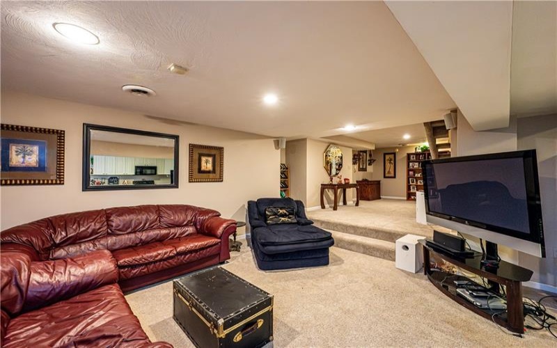 122 Farmington Pl, Greensburg, 15601, 4 Bedroom Bedrooms, ,4 BathroomBathrooms,Residential,For Sale,Farmington Pl,1779616