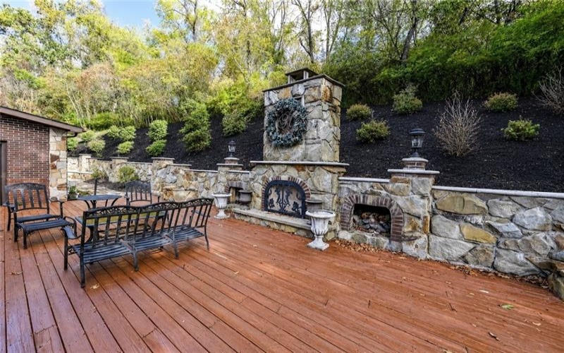 122 Farmington Pl, Greensburg, 15601, 4 Bedroom Bedrooms, ,4 BathroomBathrooms,Residential,For Sale,Farmington Pl,1779616