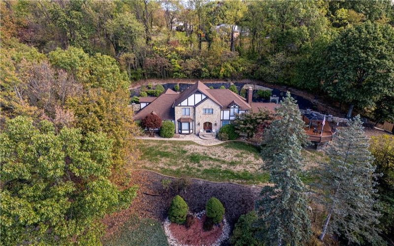 122 Farmington Pl, Greensburg, 15601, 4 Bedroom Bedrooms, ,4 BathroomBathrooms,Residential,For Sale,Farmington Pl,1779616