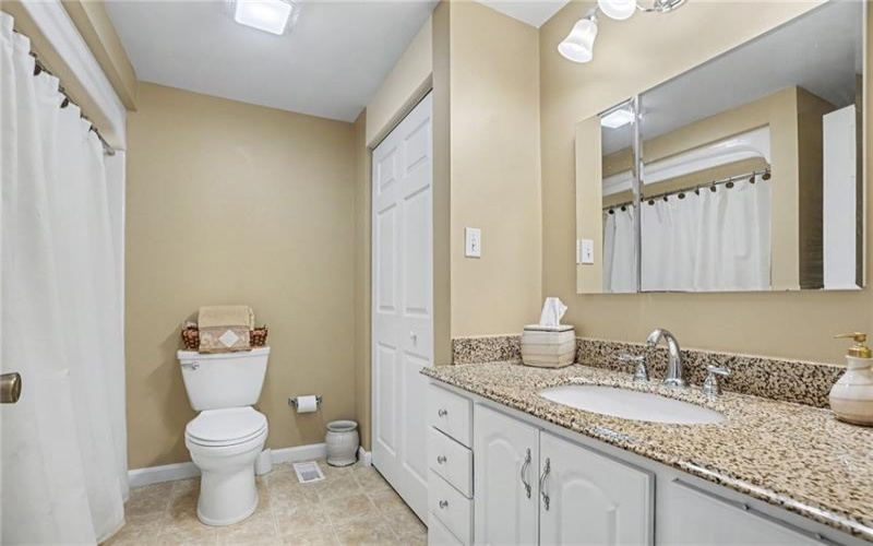 29 Woodland Road, Hickory, 15340, 4 Bedroom Bedrooms, 11 Room Rooms,2.1 BathroomBathrooms,Residential,For Sale,Woodland Road,1779142