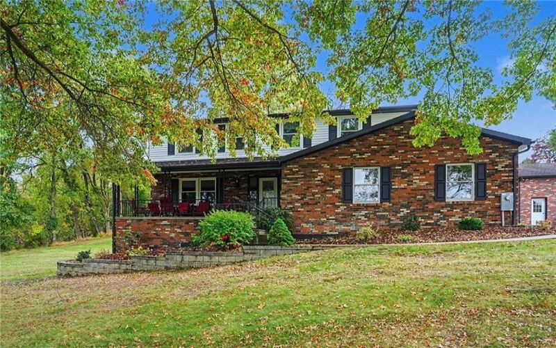 29 Woodland Road, Hickory, 15340, 4 Bedroom Bedrooms, 11 Room Rooms,2.1 BathroomBathrooms,Residential,For Sale,Woodland Road,1779142