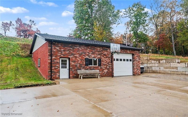 29 Woodland Road, Hickory, 15340, 4 Bedroom Bedrooms, 11 Room Rooms,2.1 BathroomBathrooms,Residential,For Sale,Woodland Road,1779142