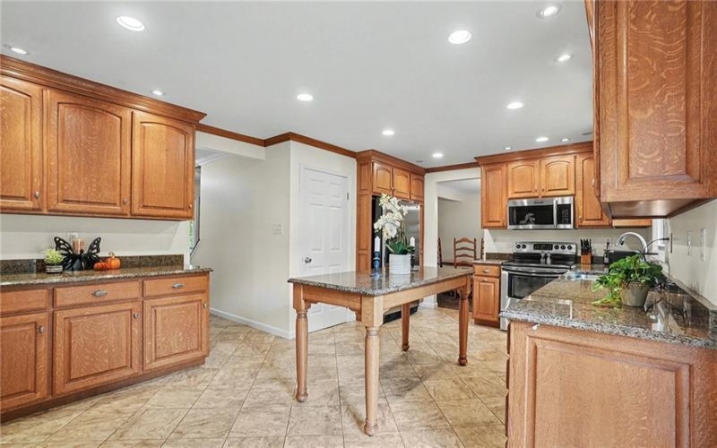 29 Woodland Road, Hickory, 15340, 4 Bedroom Bedrooms, 11 Room Rooms,2.1 BathroomBathrooms,Residential,For Sale,Woodland Road,1779142